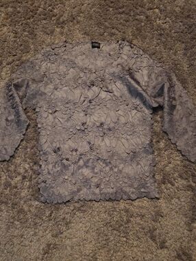 Embroidered Floral Appliqué Women’s Top - Light Gray